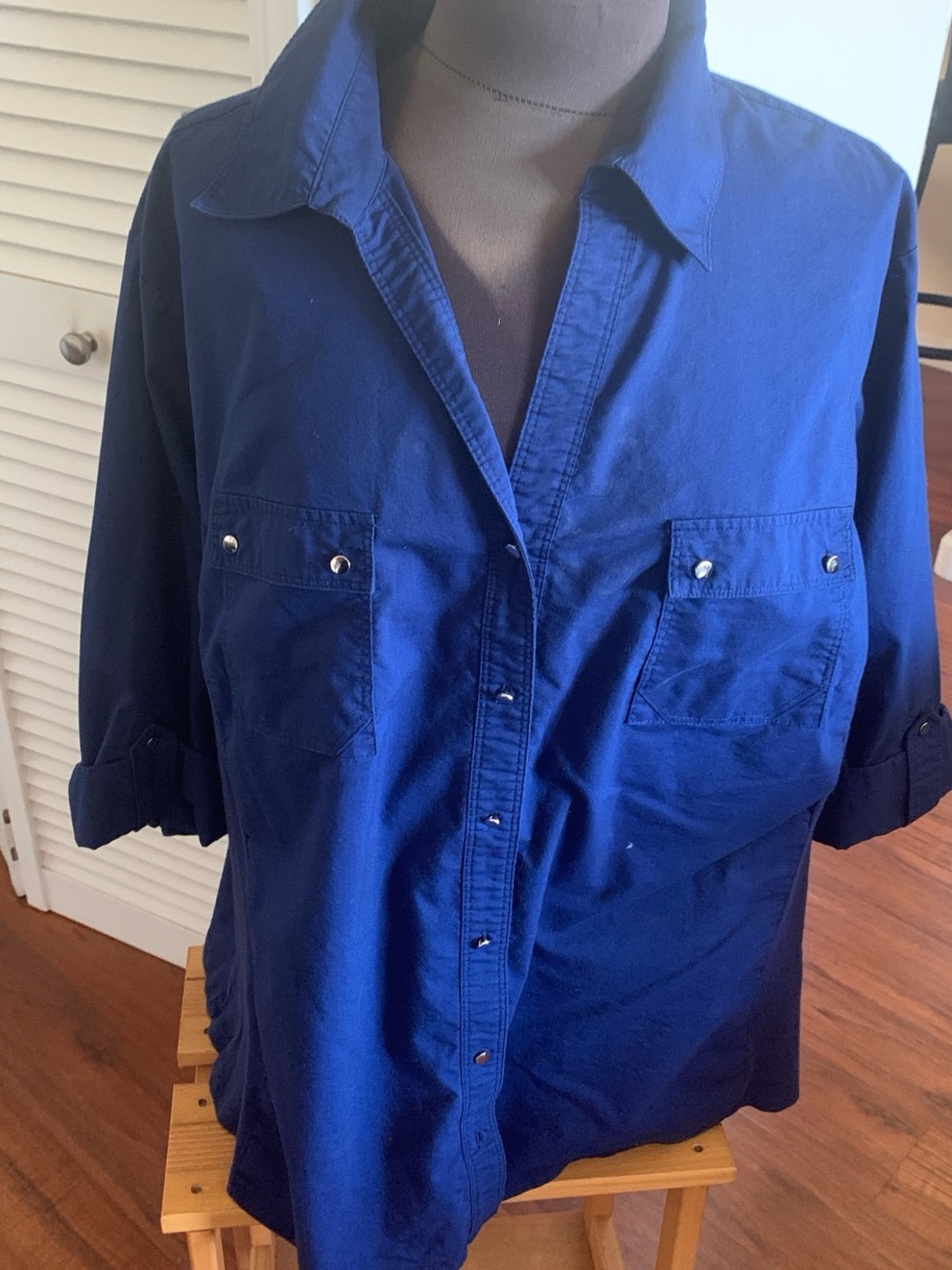 Avenue 3X cotton Navy Top with Stretch sides for comfort, pretty silver buttons